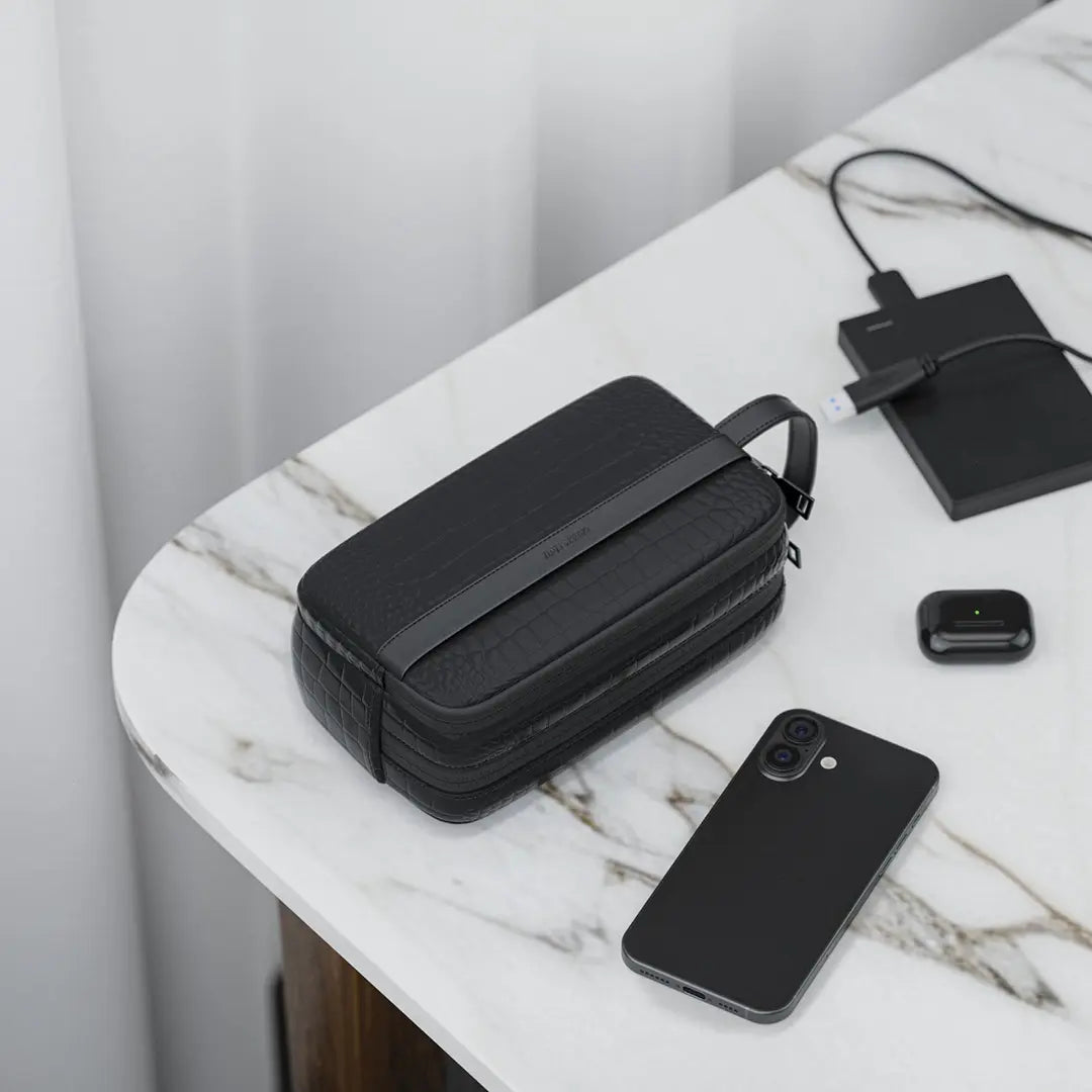 Green Lion Tirana Travel Pouch Handbag