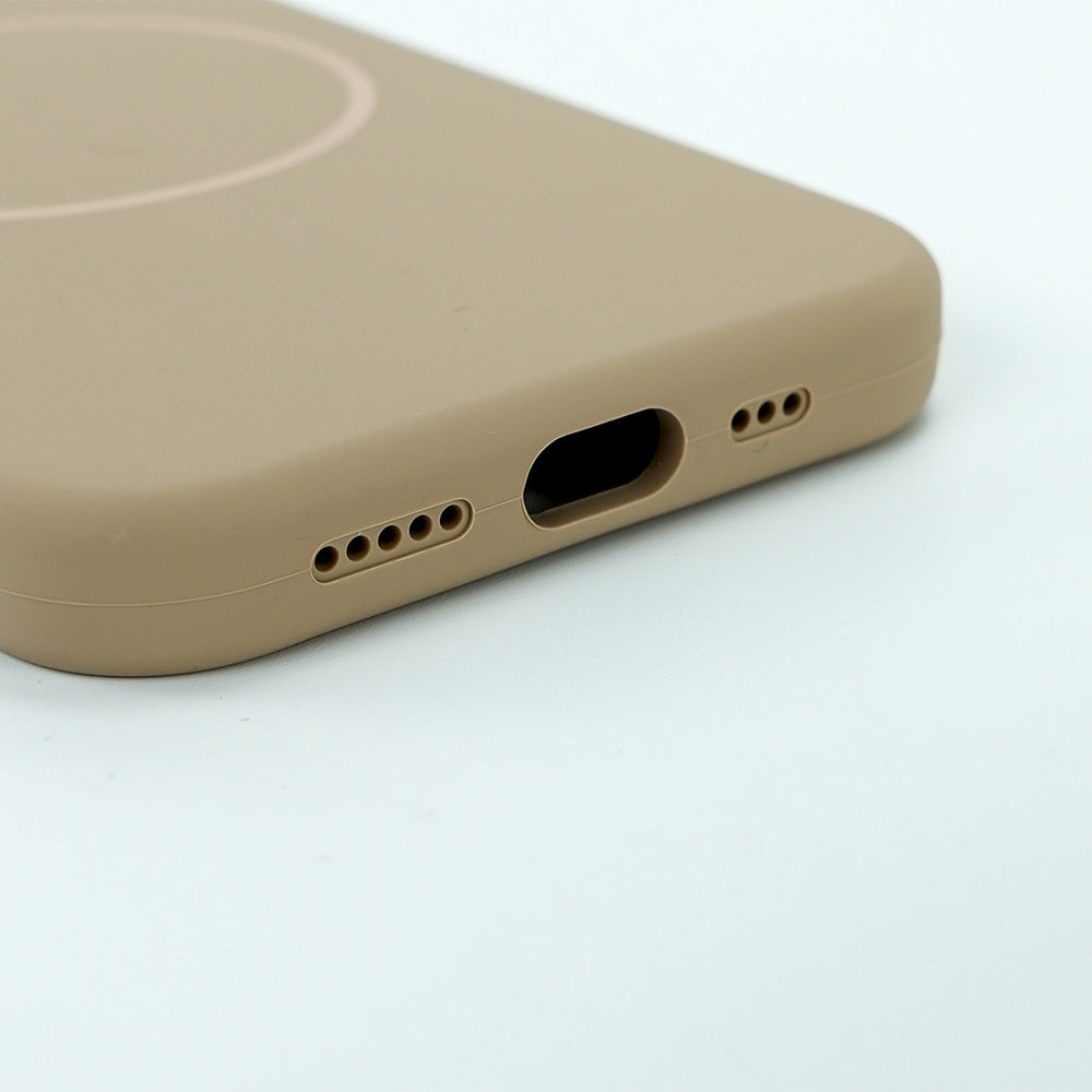 Silicone Case with Visible MagSafe – Sleek Protection & Magnetic Precision