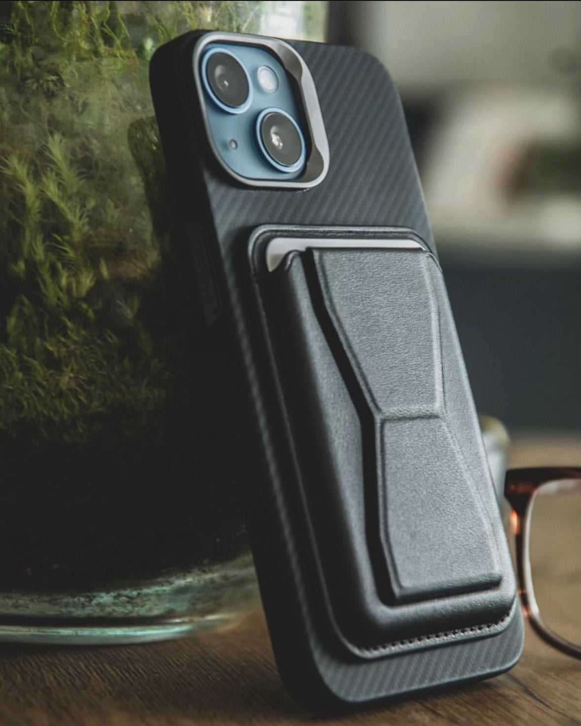 Magnetic Card Holder & Stand | Slim Wallet with MagSafe Compatibility