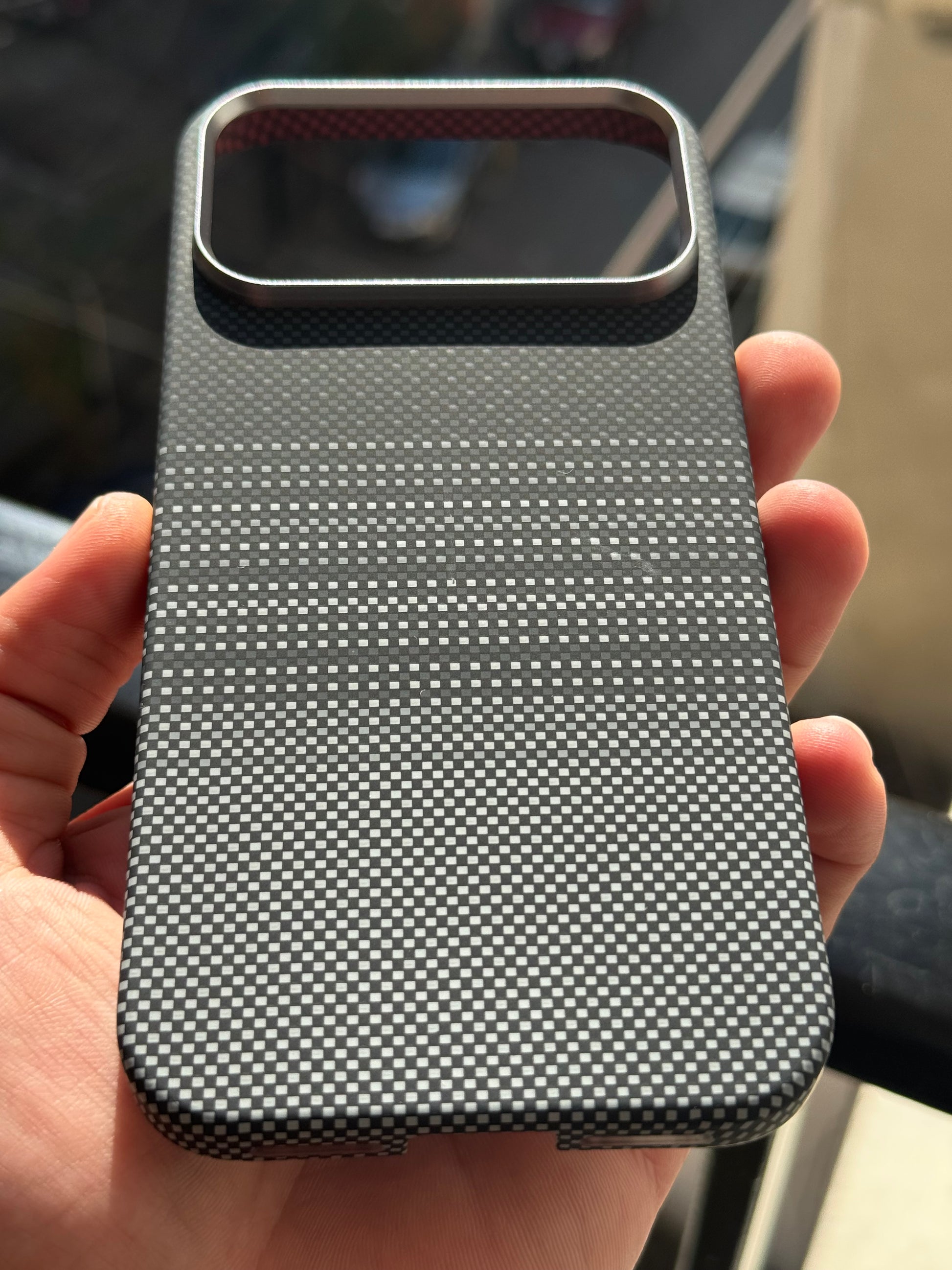 Black Knit MagSafe Case iPhone – MagSafe Alignment Demo