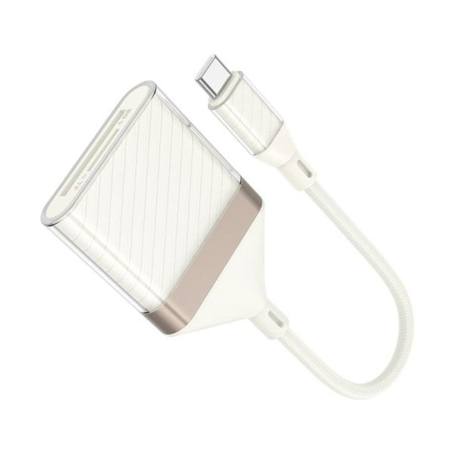 HOCO UA40 USB-C card reader size comparison