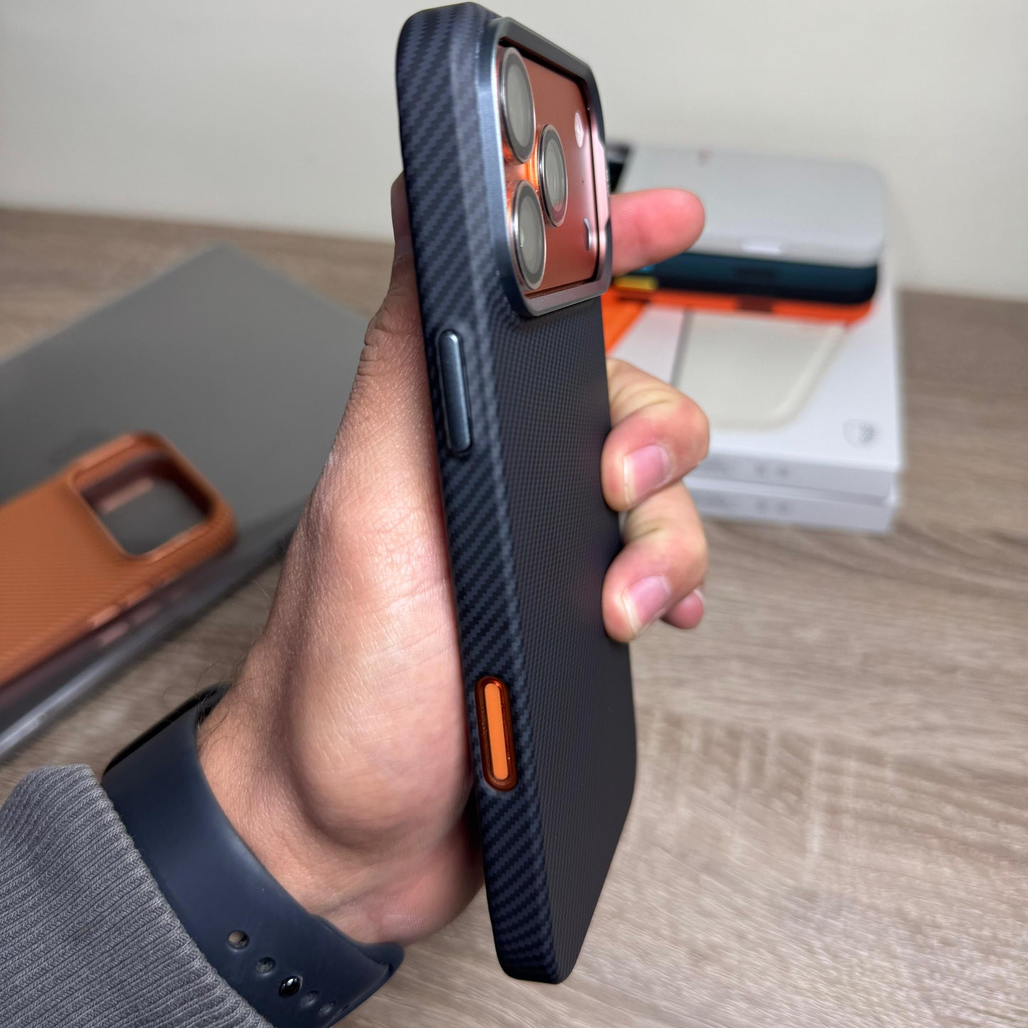 Carbon Fiber Protective Phone Case – Heavy-Duty Shockproof Design