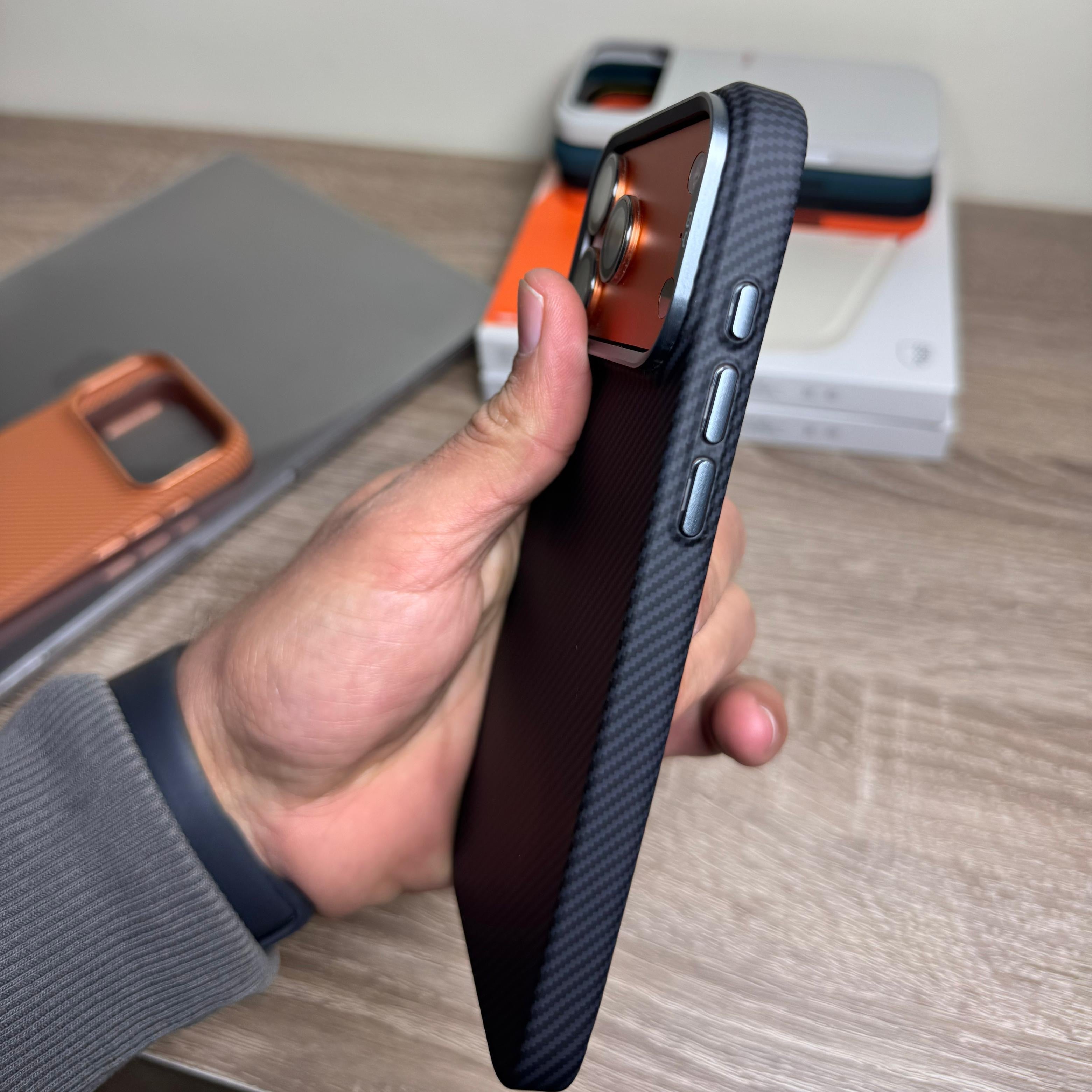 Carbon Fiber Protective Phone Case – Heavy-Duty Shockproof Design