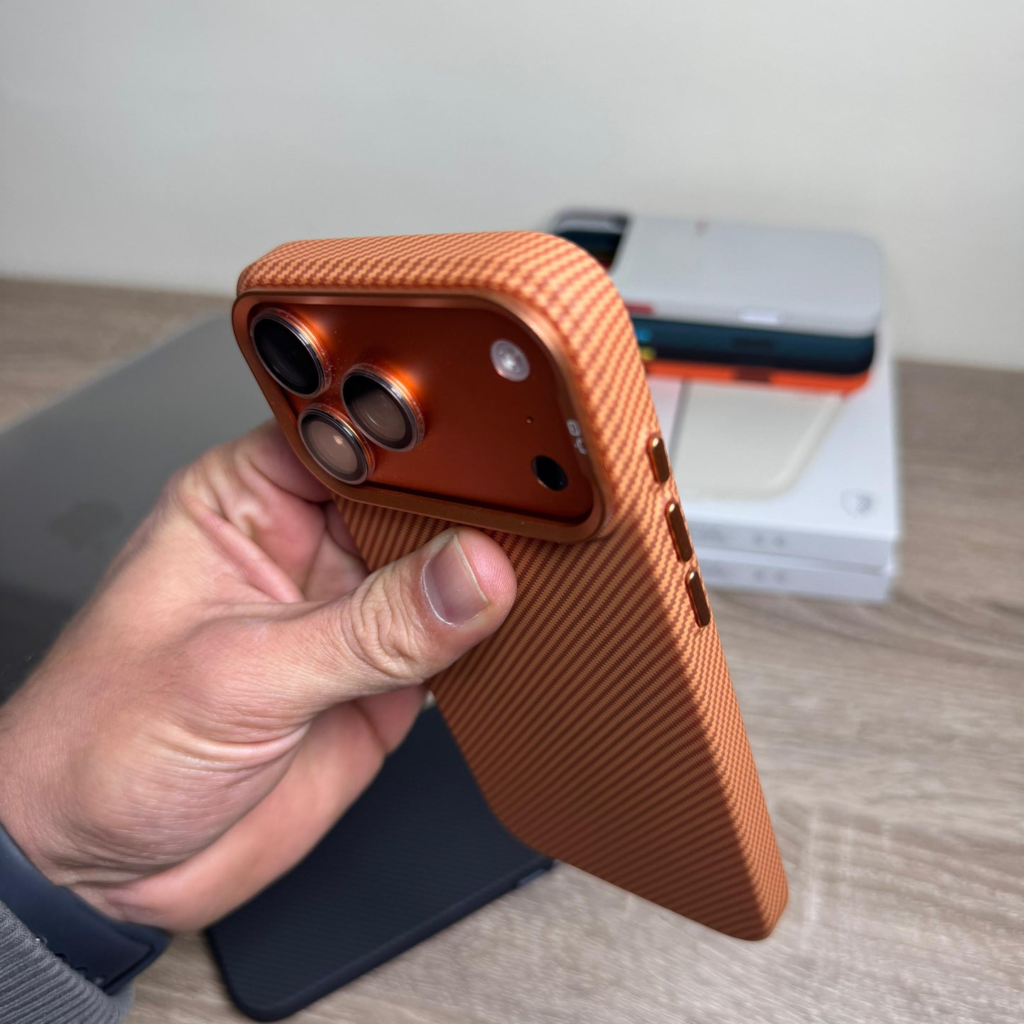 Carbon Fiber Protective Phone Case – Heavy-Duty Shockproof Design