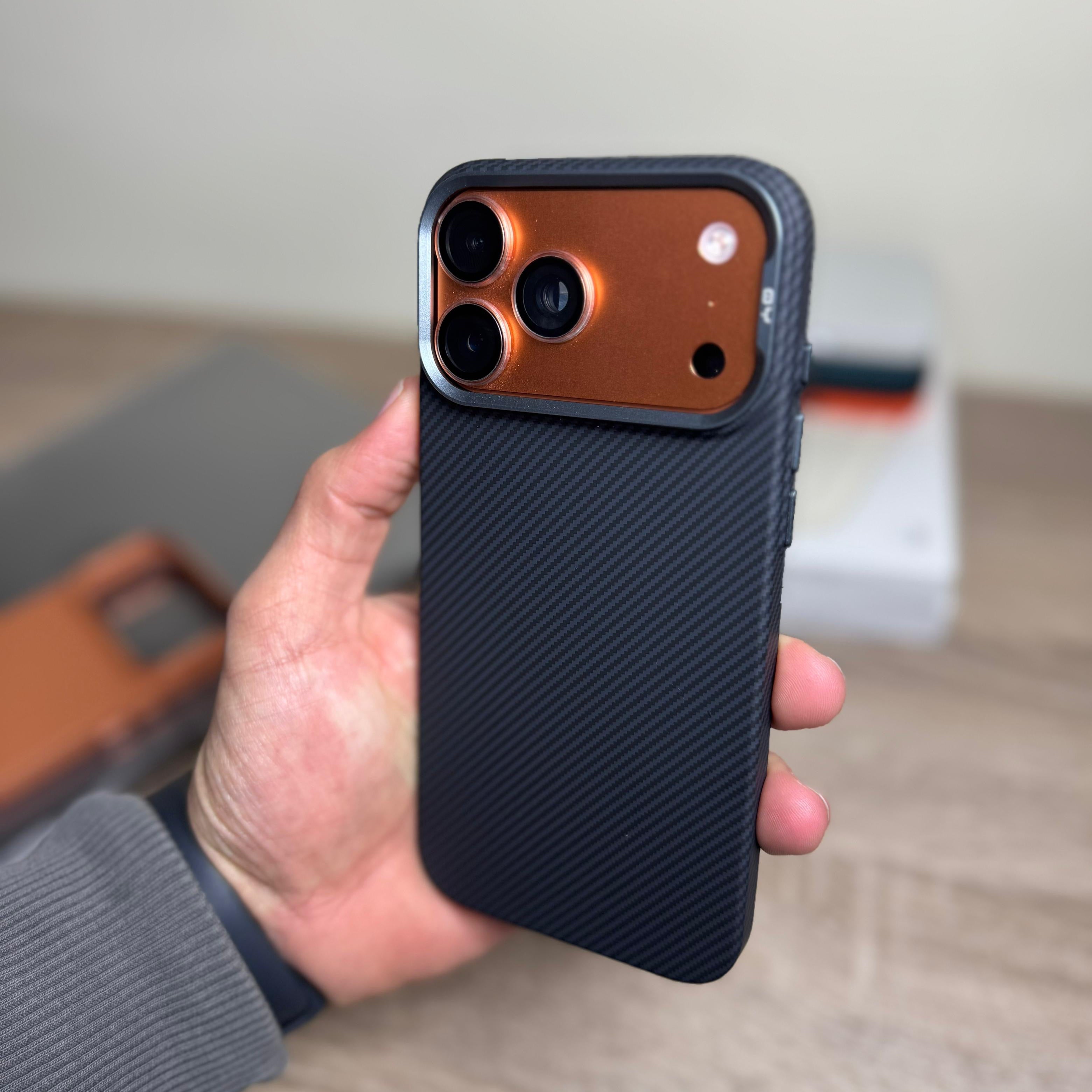 Carbon Fiber Protective Phone Case – Heavy-Duty Shockproof Design