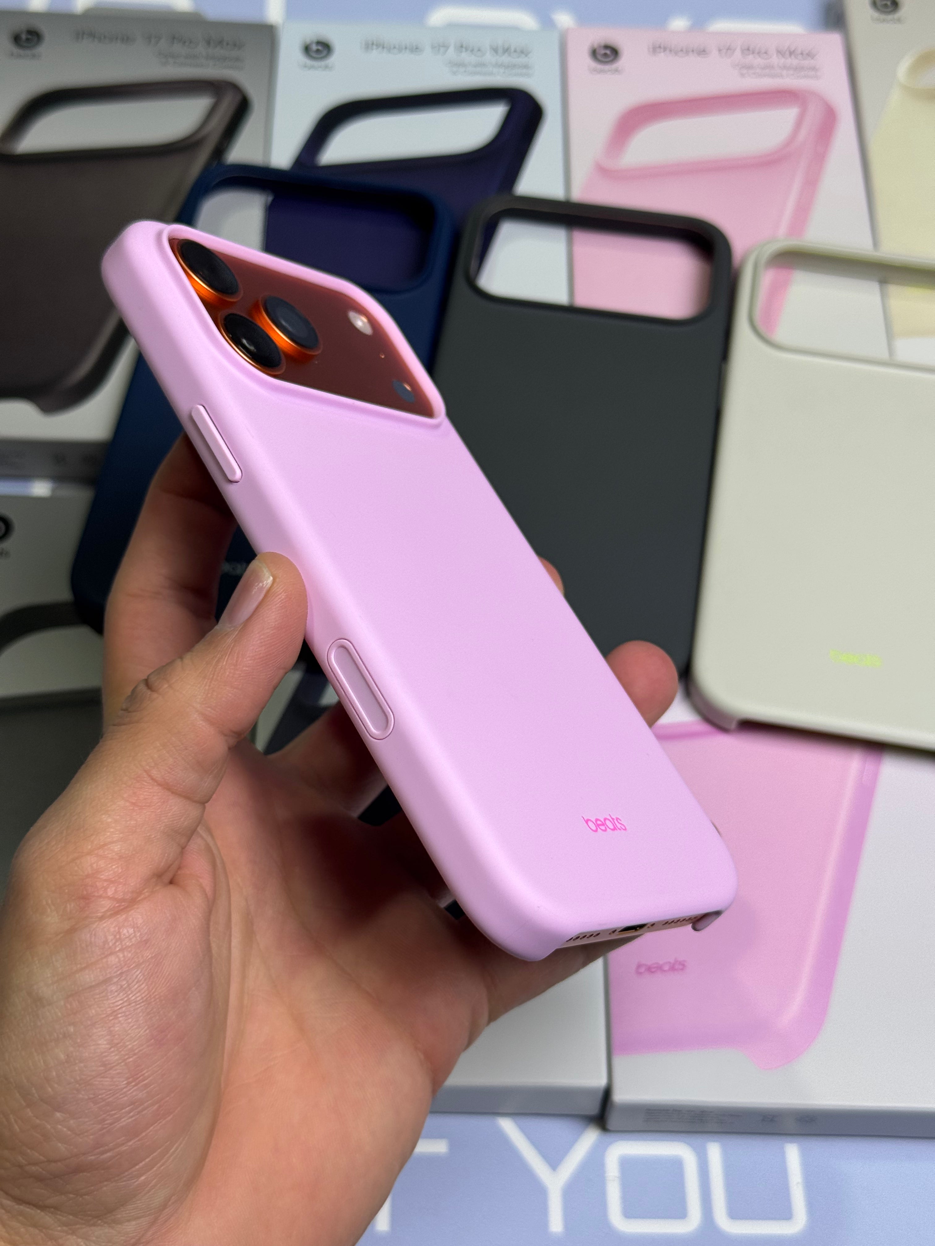 Beats Hardshell MagSafe Case iPhone 17 Pro – All Colors
