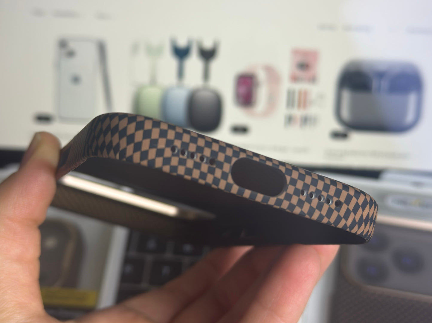 Carbon Fiber Slim Brown Case for iPhone 17 Series – Lightweight Protective Cover