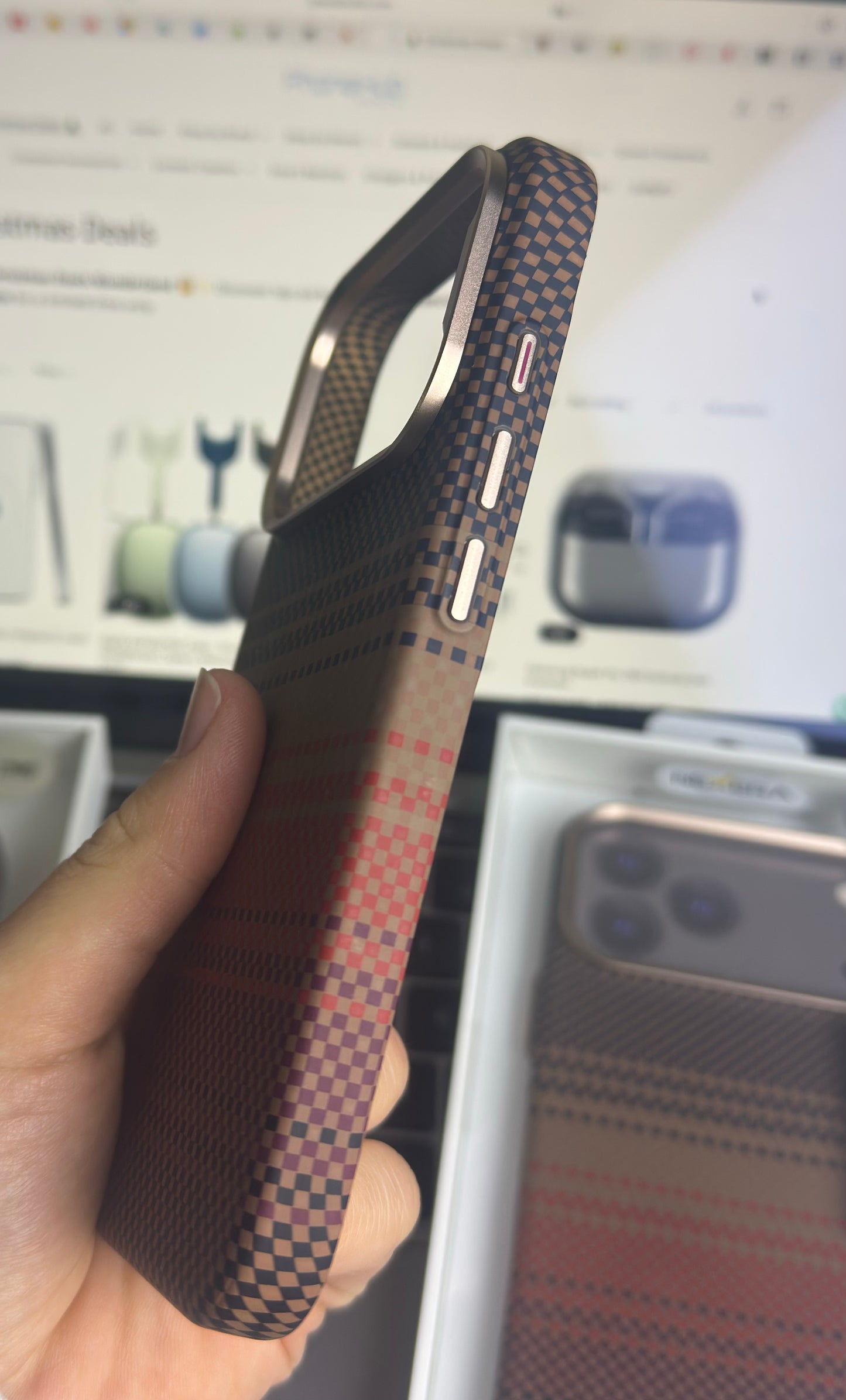 Carbon Fiber Slim Brown Case for iPhone 17 Series – Lightweight Protective Cover