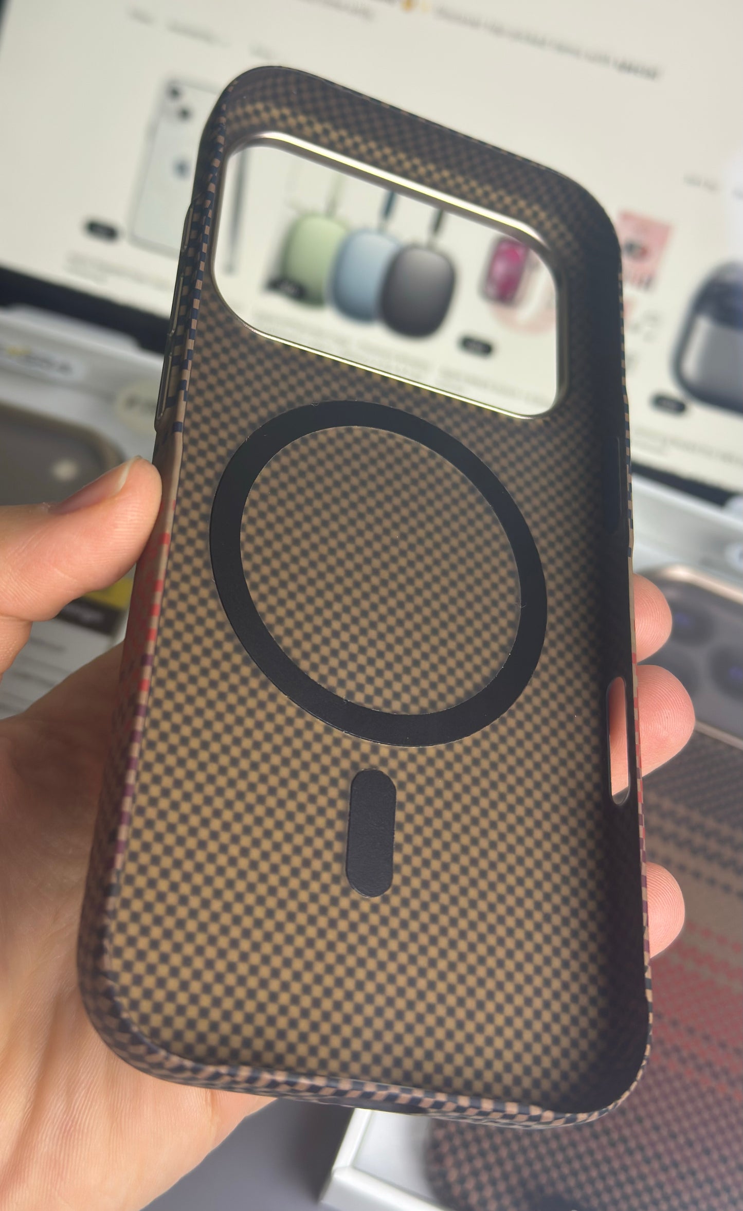 Carbon Fiber Slim Brown Case for iPhone 17 Series – Lightweight Protective Cover