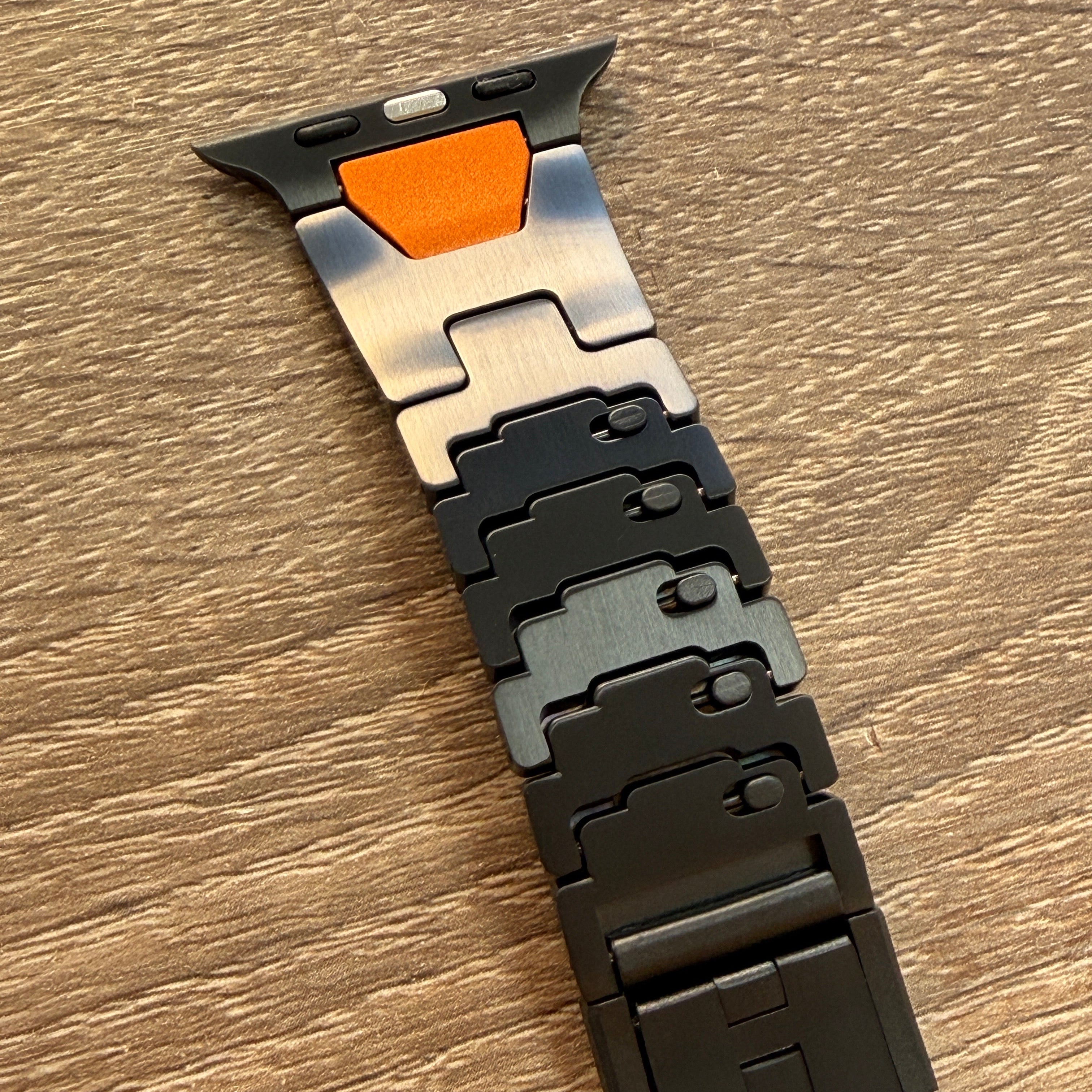 HOCO WA40 stainless steel Apple Watch strap – side view – PhoneHub Lebanon