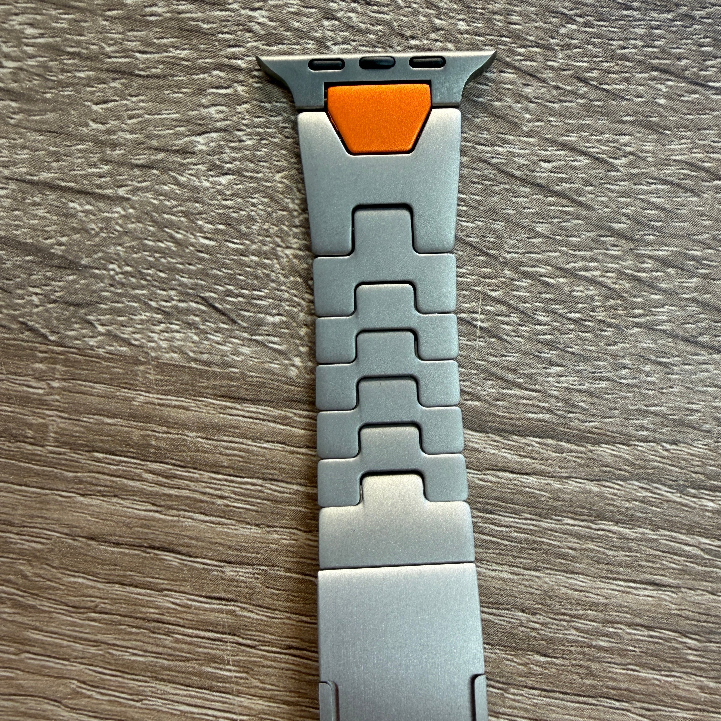 HOCO WA40 stainless steel Apple Watch strap – connector detail – PhoneHub Lebanon