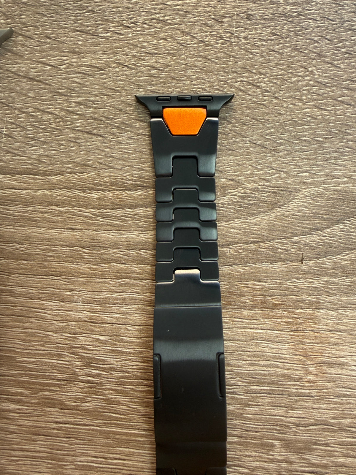 HOCO WA40 stainless steel Apple Watch strap – clasp detail – PhoneHub Lebanon