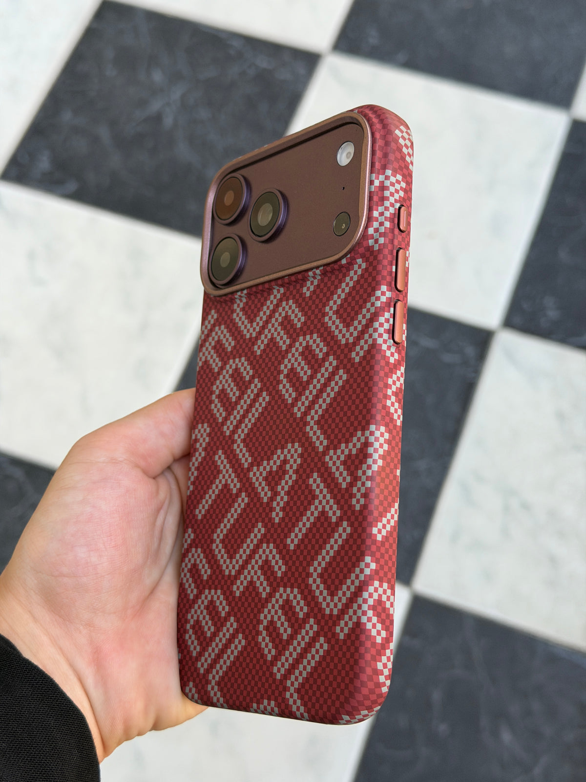 Carbon weave slim case fitted on iPhone 17/18 Pro