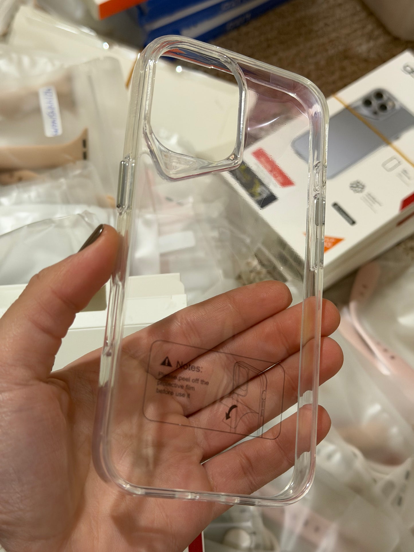 Gear4 Hard Rubber Clear Case – iPhone 17 Series