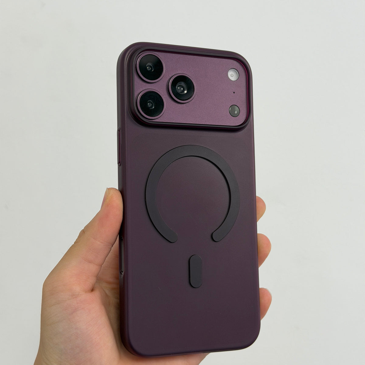 Ultra-Thin Frosted MagSafe Case for iPhone 17 Pro – PhoneHub Lebanon