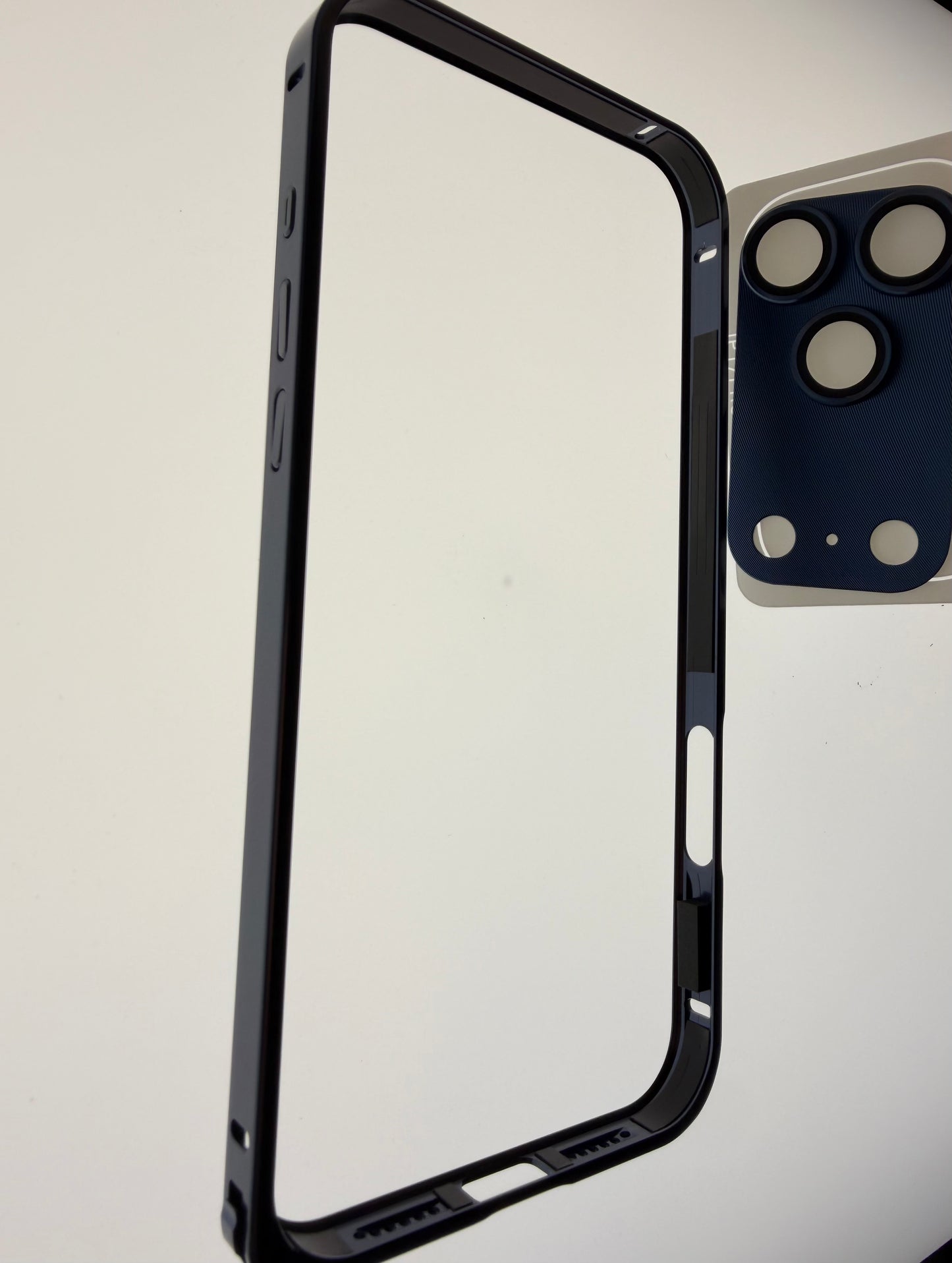 Aviation Aluminum Frame Case with Full Camera Protection – iPhone 17 Pro / Pro Max