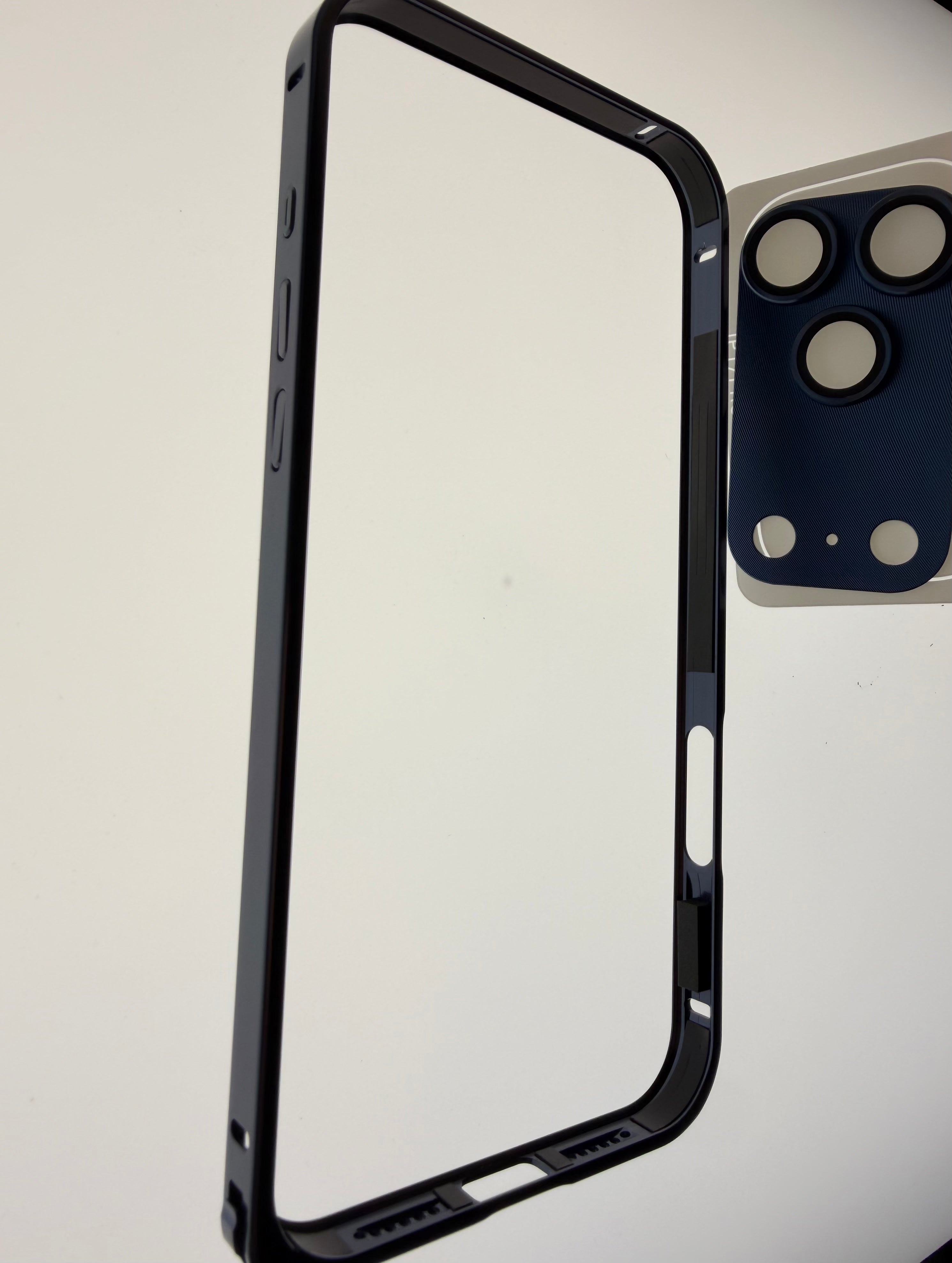 Aviation Aluminum Frame Case with Full Camera Protection – iPhone 17 Pro / Pro Max