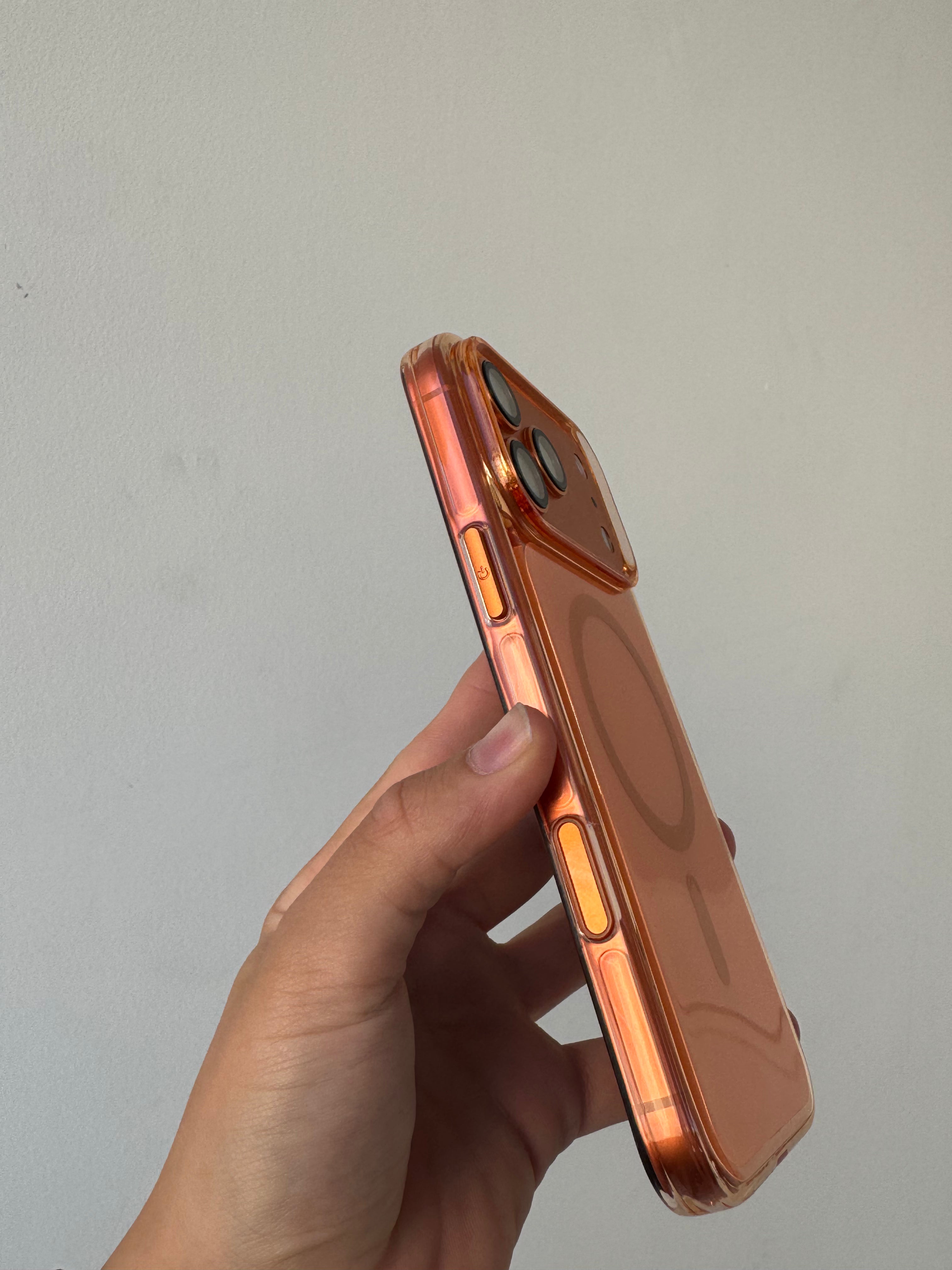 Orange MagSafe Case iPhone 17 Pro – Colour-Matched Side Buttons