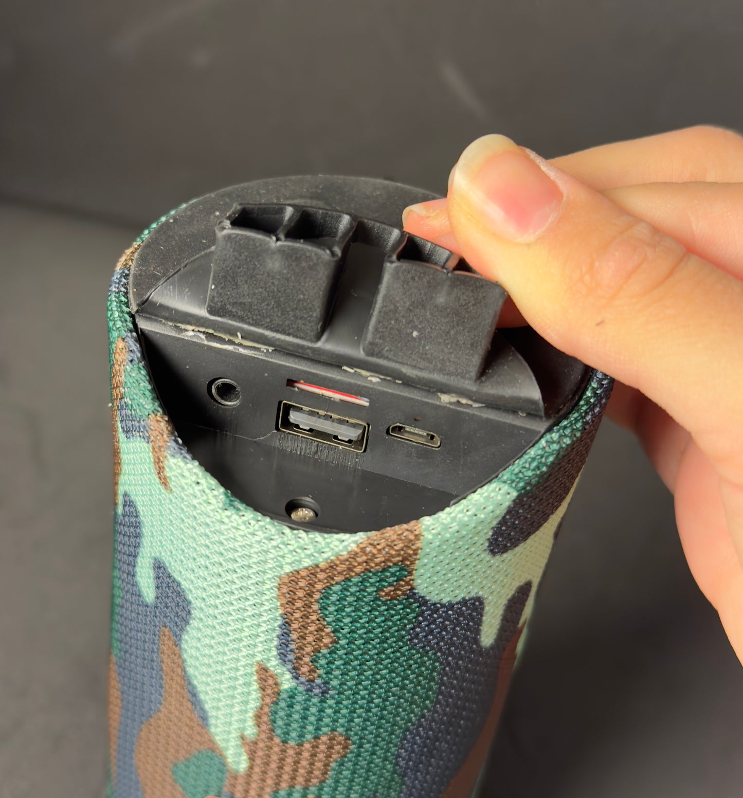 JBL Flip Speaker (AAA)