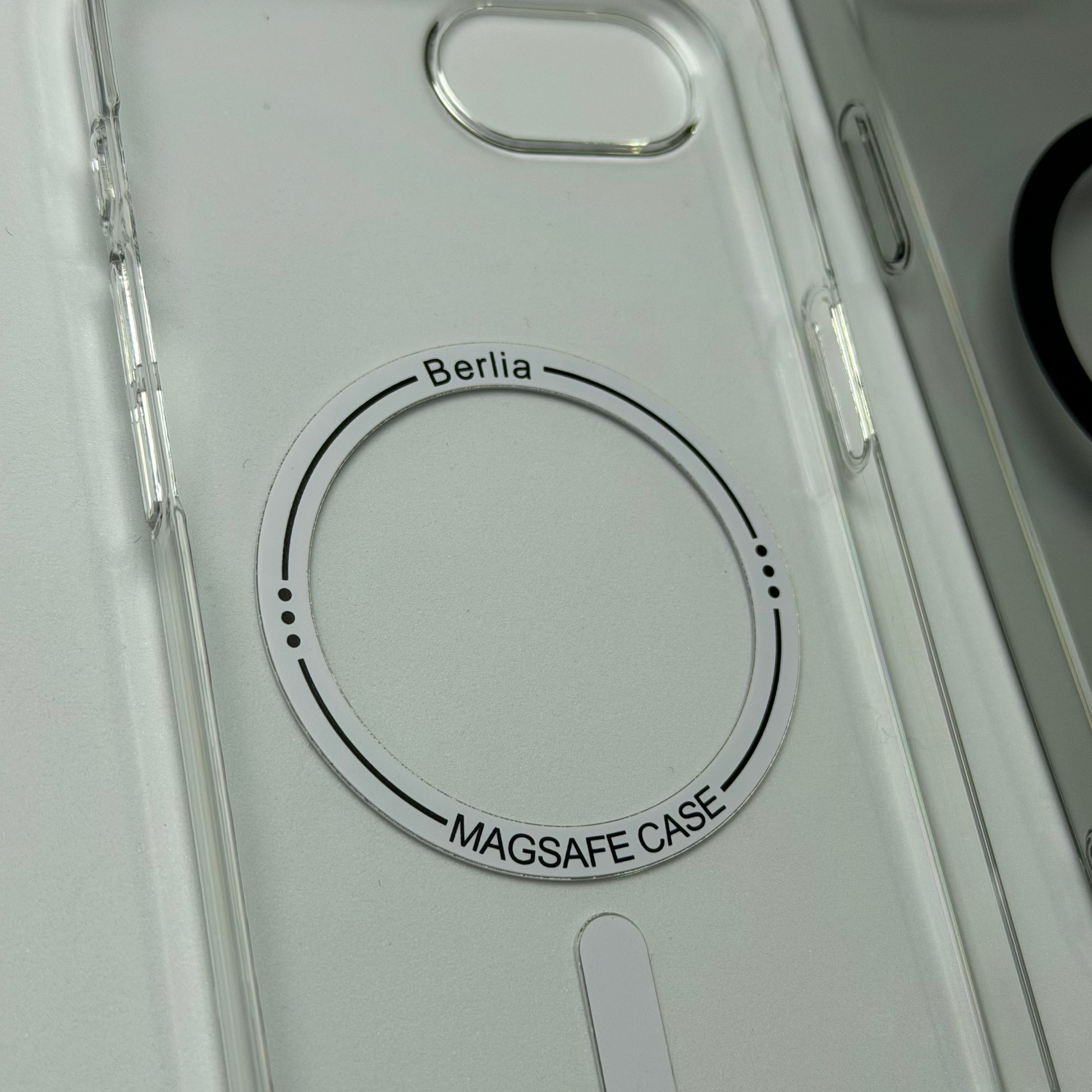 BERLIA 16E MagSafe clear cover color options