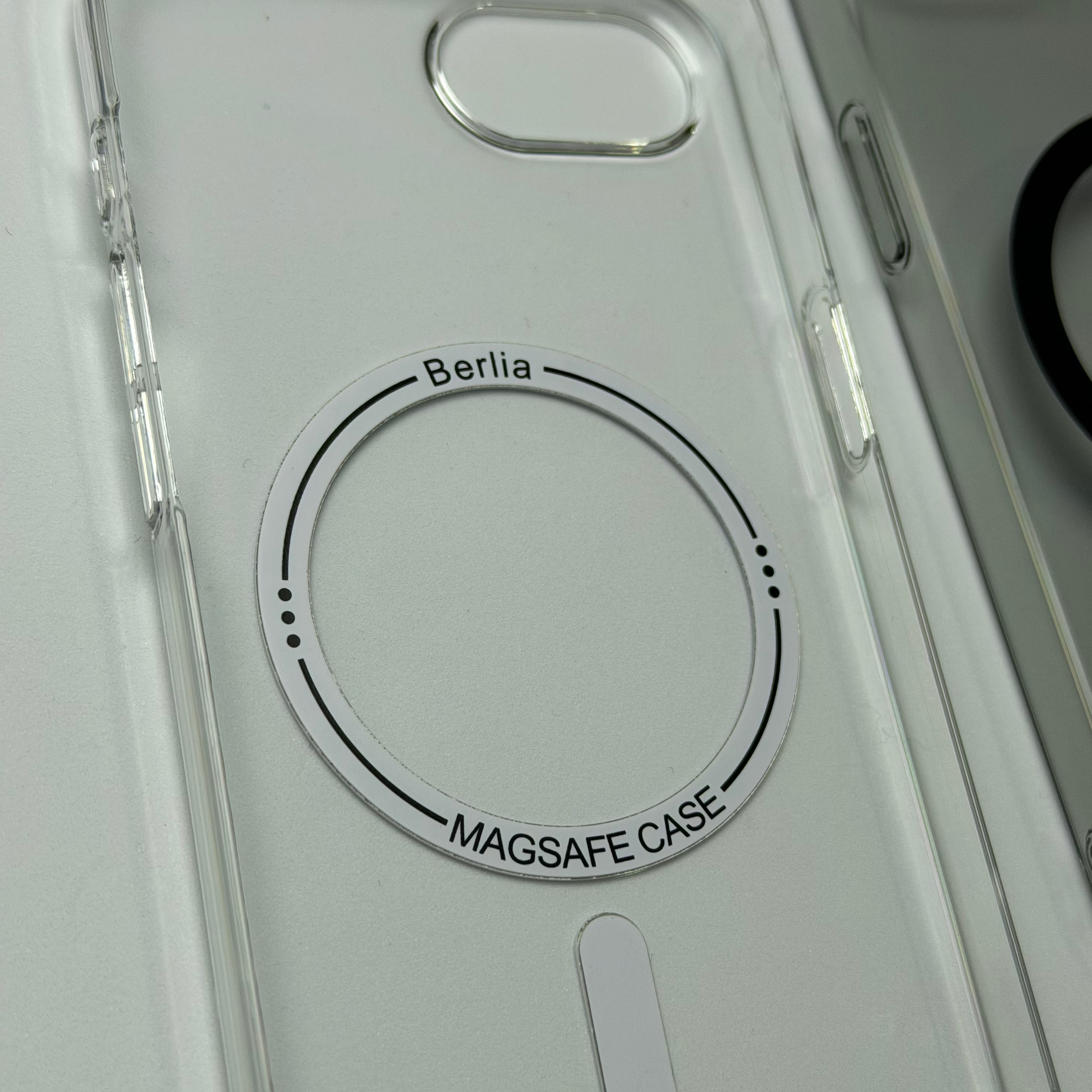 BERLIA 16E MagSafe clear cover color options