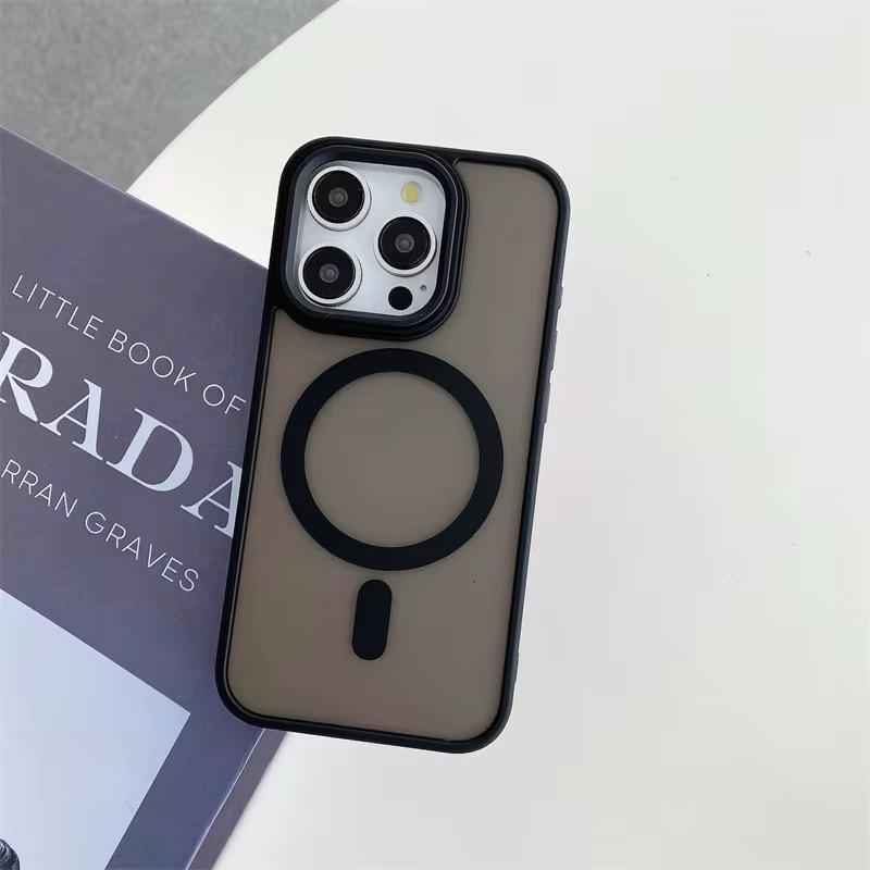 Matte Shockproof Case with MagSafe Compatibility – Ultimate Protection for iPhone & Samsung