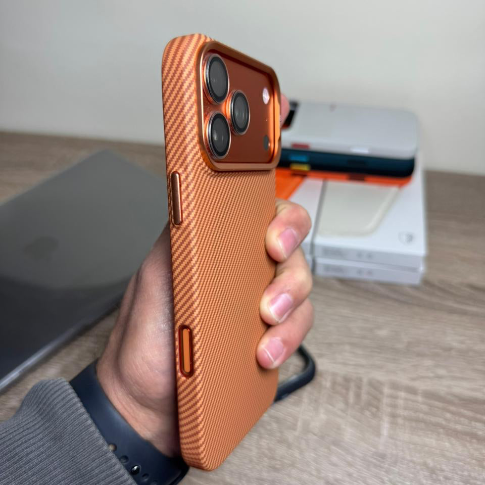 Carbon Fiber Protective Phone Case – Heavy-Duty Shockproof Design