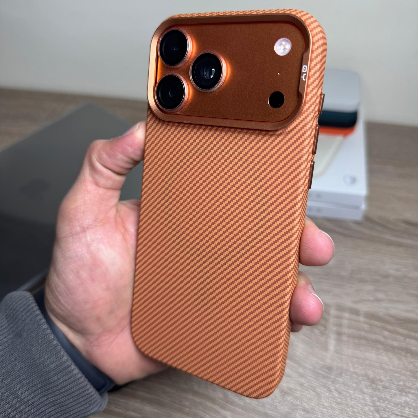 Carbon Fiber Protective Phone Case – Heavy-Duty Shockproof Design