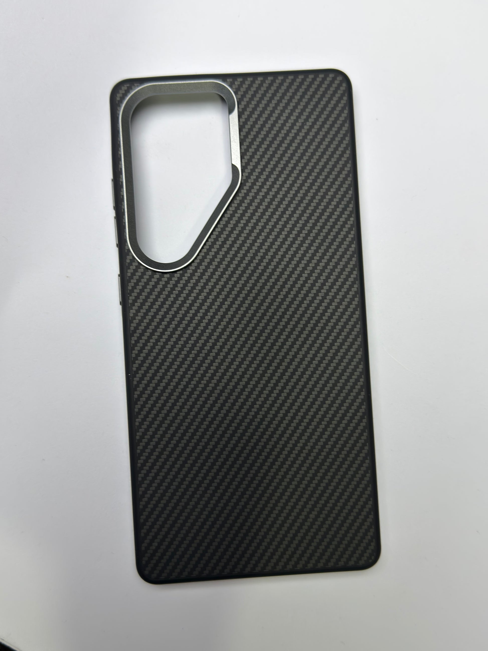 Carbon fiber texture close-up Samsung S26 Ultra case