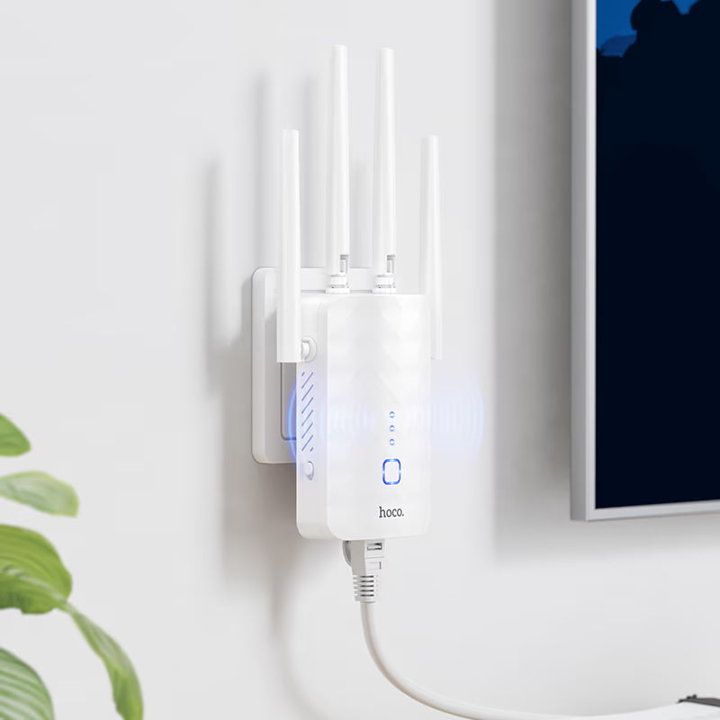 HOCO HI35 Wi-Fi repeater wall mounted - plugs directly into socket