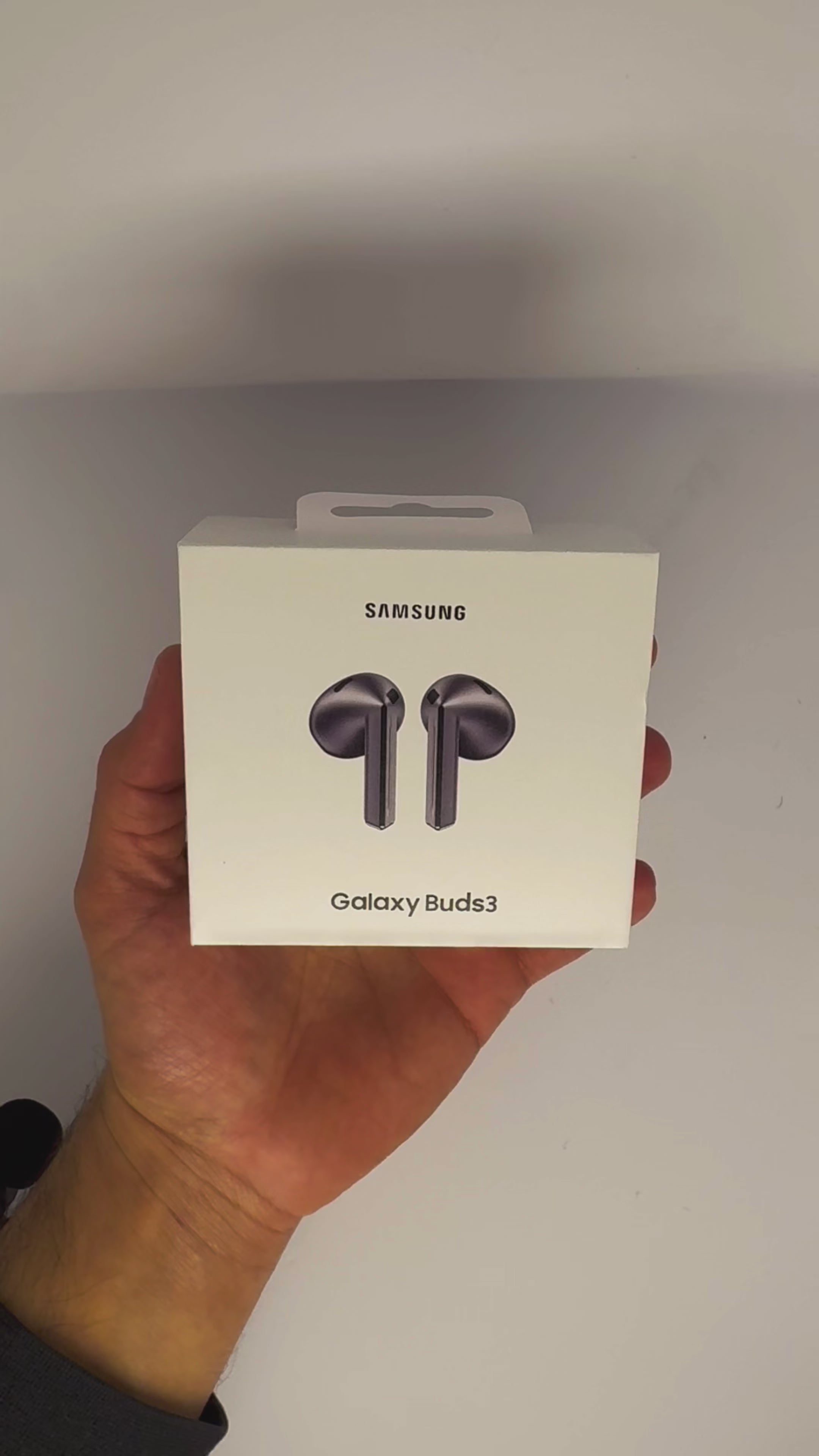Load video: Samsung Galaxy Buds3 | AAA Premium