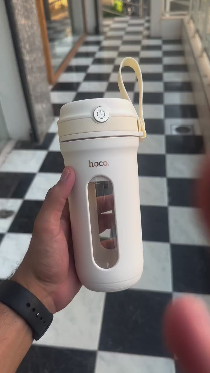 Load video: HOCO DJB01 Juicing Cup in use – blending fresh fruit